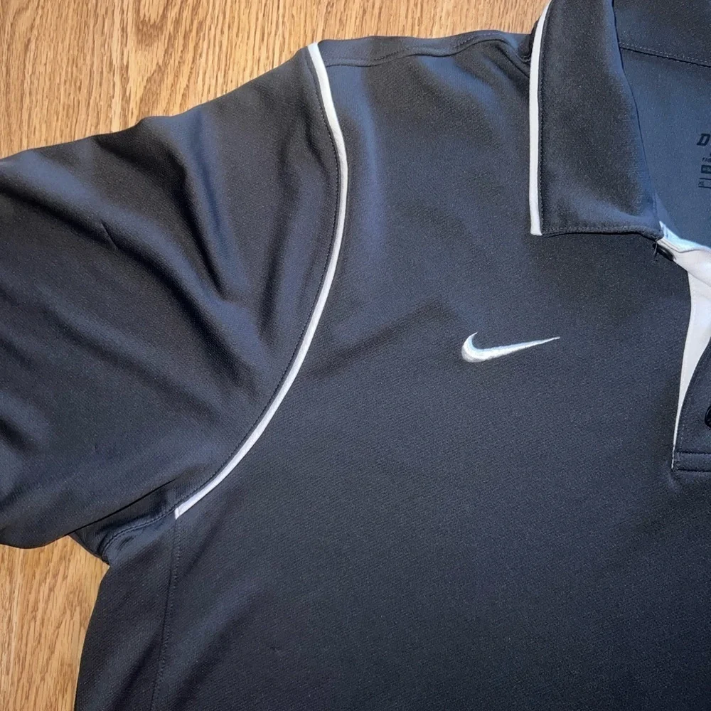 Nike Polo - Picture 3 of 5